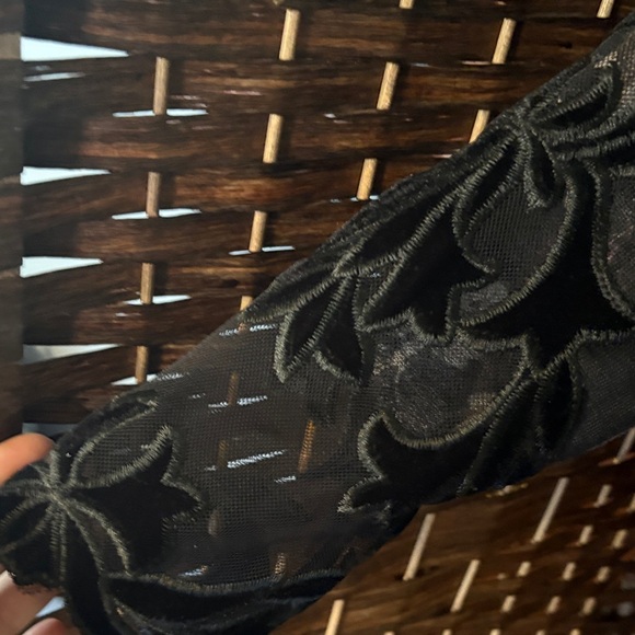 EUC Cato Chic Floral Women's Blouse in Black and Pink with Velvet Details - Picture 3 of 7